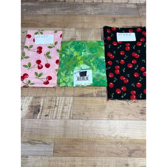 Cherry & Green Fabric Set 3 Pieces Cotton 42"x8.5" 29"x8.5" 18"x18" - Picture 1 of 4